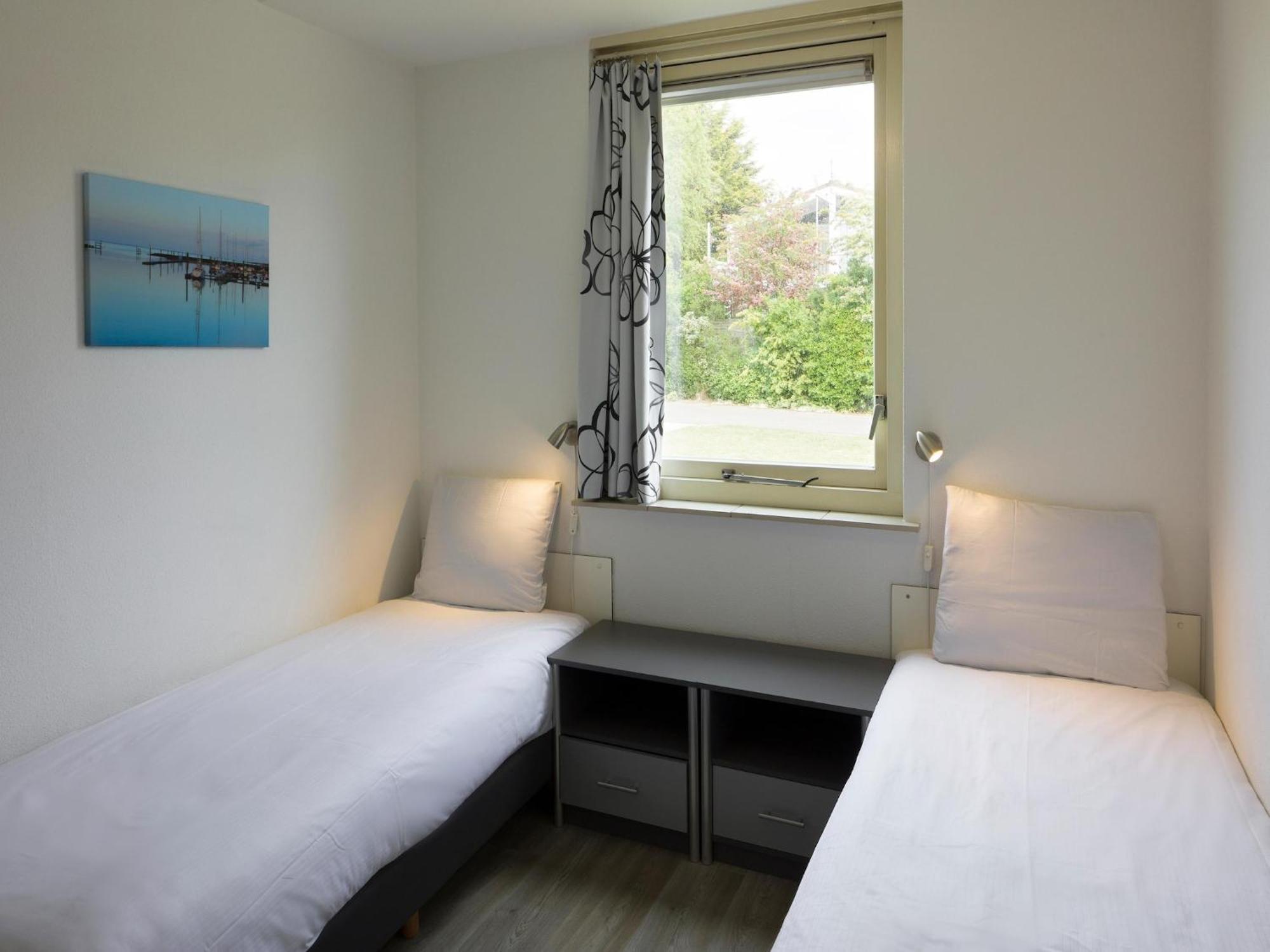 With Microwave, In A Park, Within Walking Distance * Kamperland