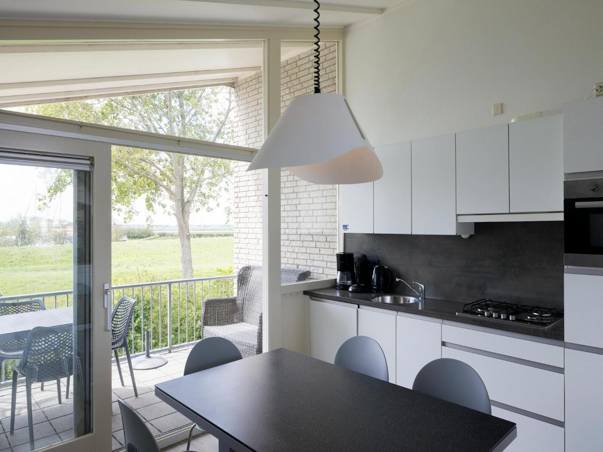 Vakantiehuis With Microwave, In A Park, Within Walking Distance Kamperland