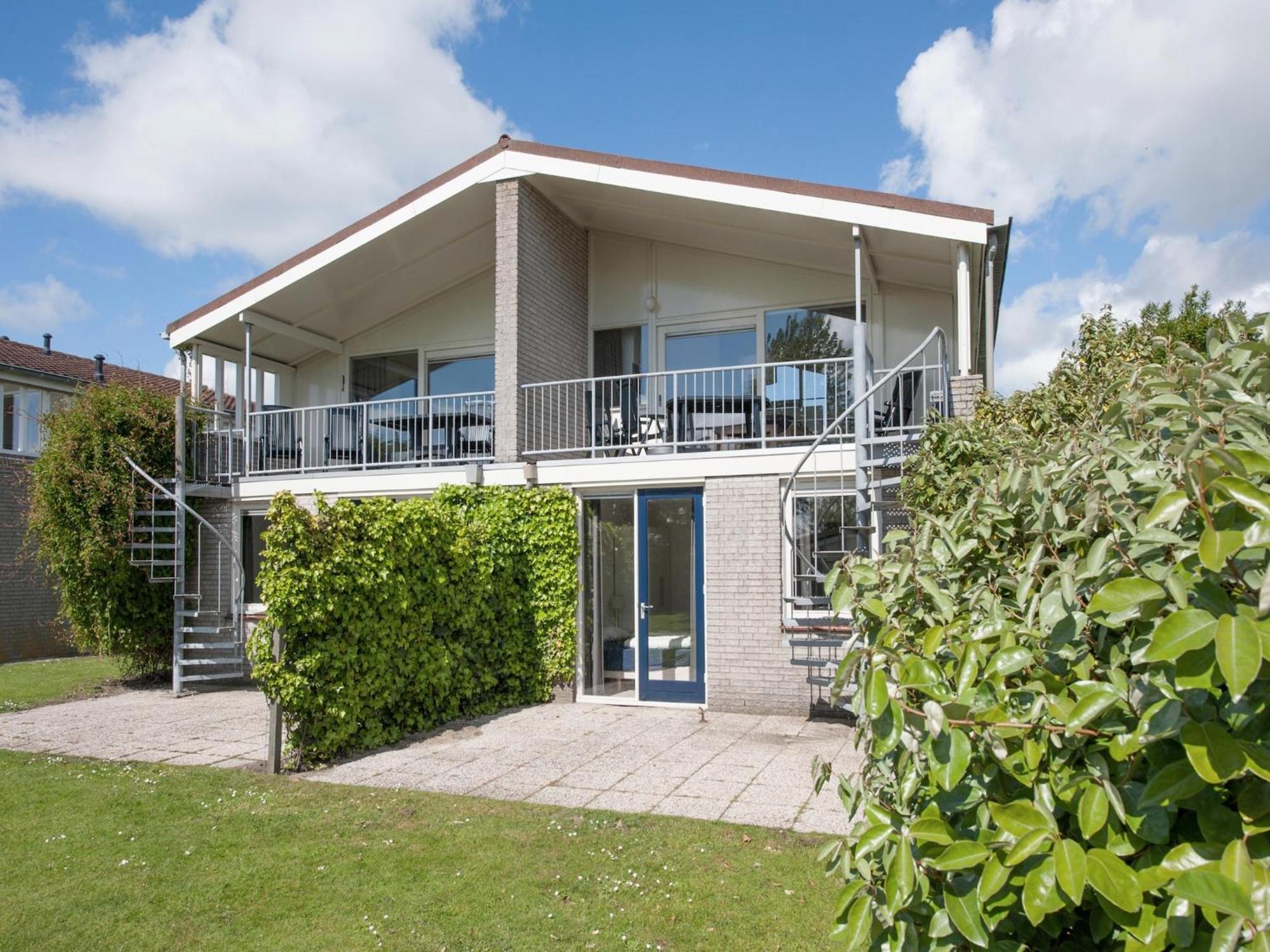 Vakantiehuis With Microwave, In A Park, Within Walking Distance